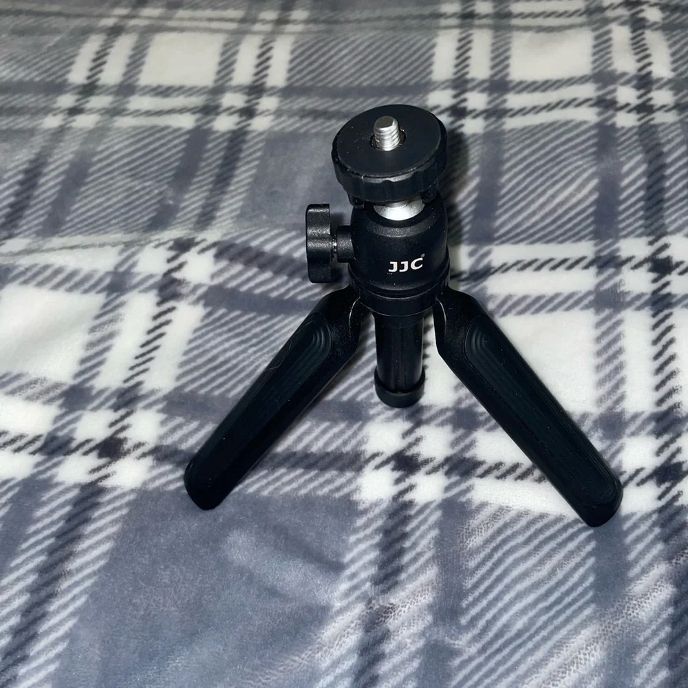 Mini tripod in box